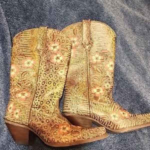 Crush by Durango Women's Floral Embroidered Western Boot Size 6.5